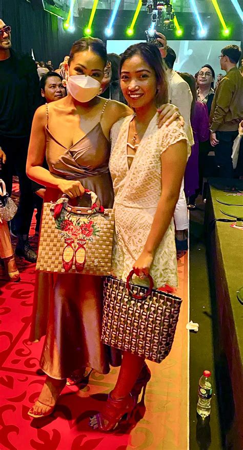 bayong bayo si lorna|Native 'bayong' makes slick appearance in an .